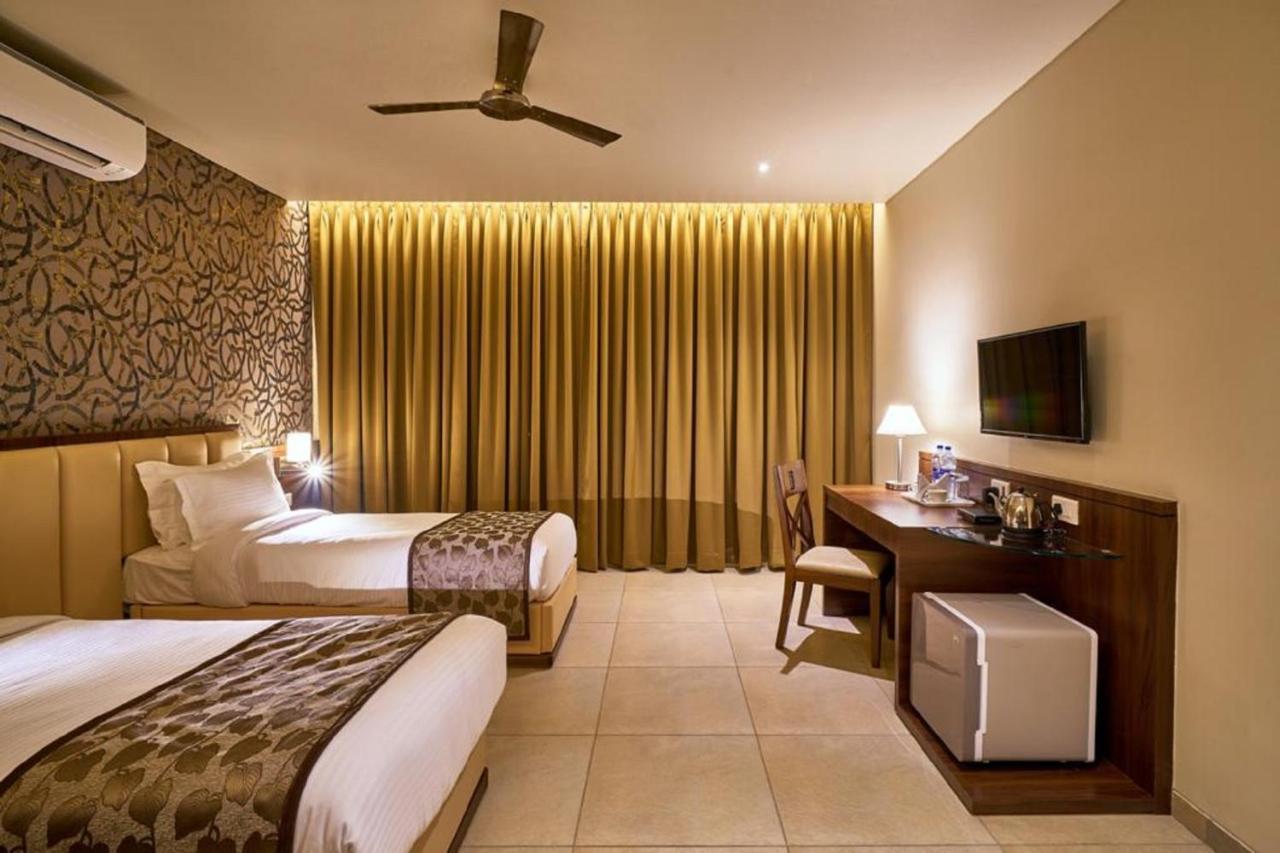 Hotel Shlok Kolhapur Exterior photo